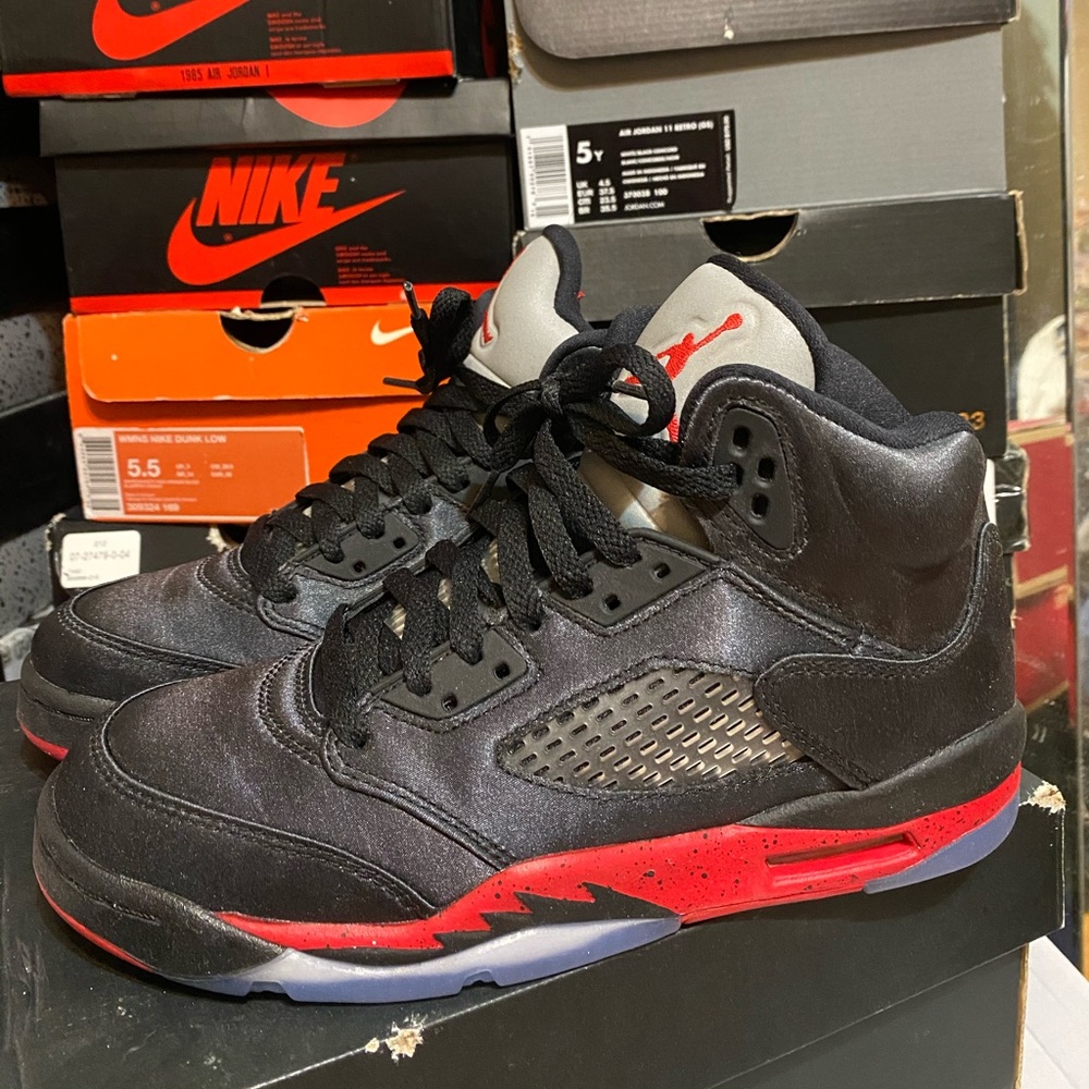 Brand new satin 5s!!
